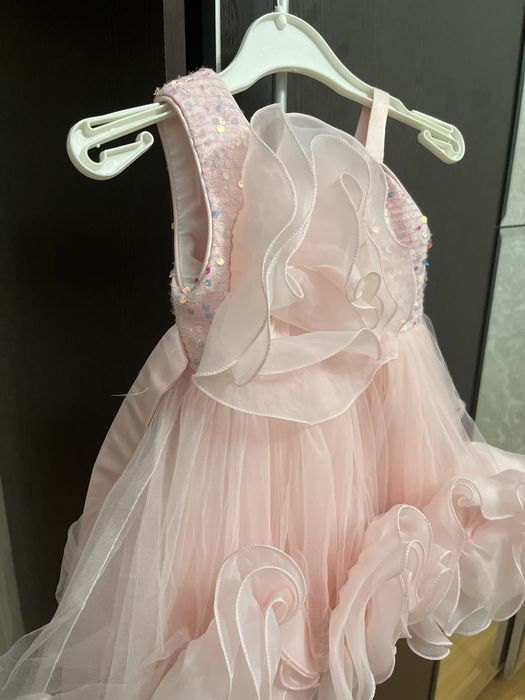 Прекрасное,нарядное  платье для девочек