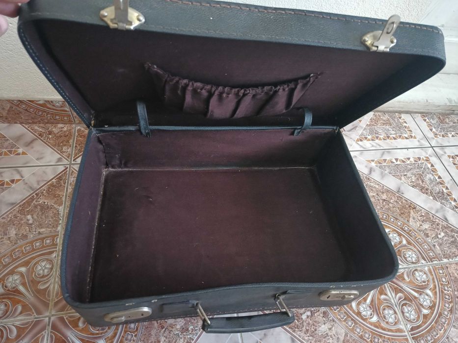 2 Geamantan mari retro vechi anii '70/valize vintage