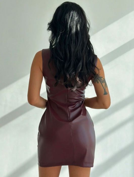 Продавам кожена рокля в Бордо