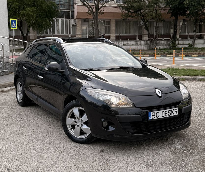 Renault Megane 1.5 dCi • Piele • Panoramic • Trapă • Scaune electrice cu memorii• Xenon • Keyless • Navigație • Euro 5