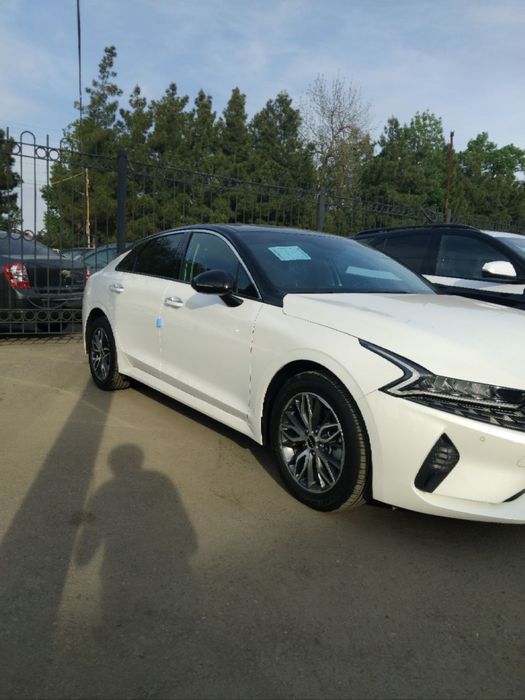 Kia k5 2023 sotiladi