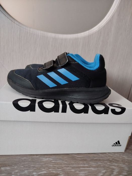 Маратонки Адидас 35