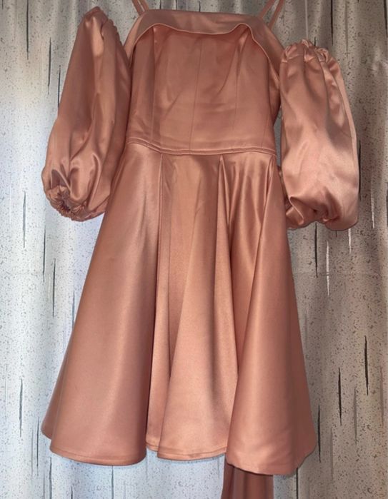 Rochie cu funda si corset.