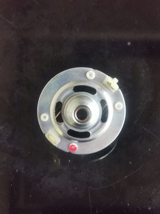 Четкодържател...