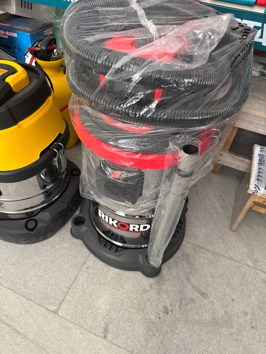 Пилесос для мойки. Пылесос “Rikord”