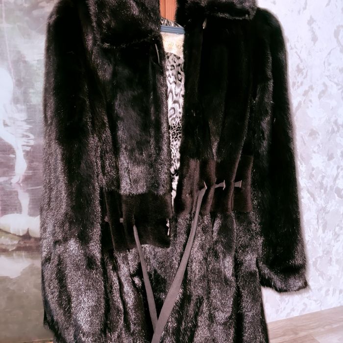 Продам шубу женскую