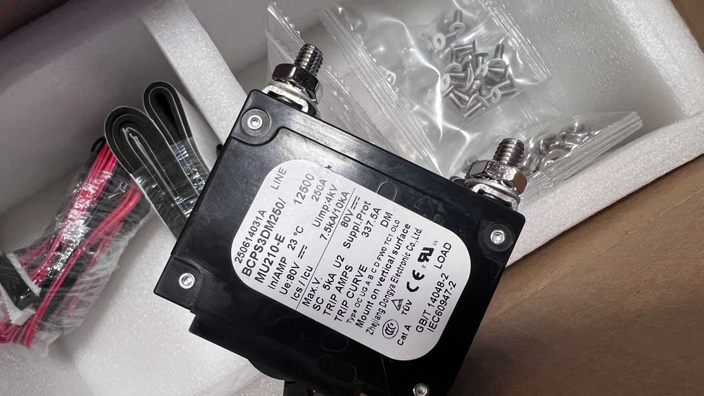 Carcasa verticala  premium  48 V/51.2V  LifePo4 stocare nergeie solara