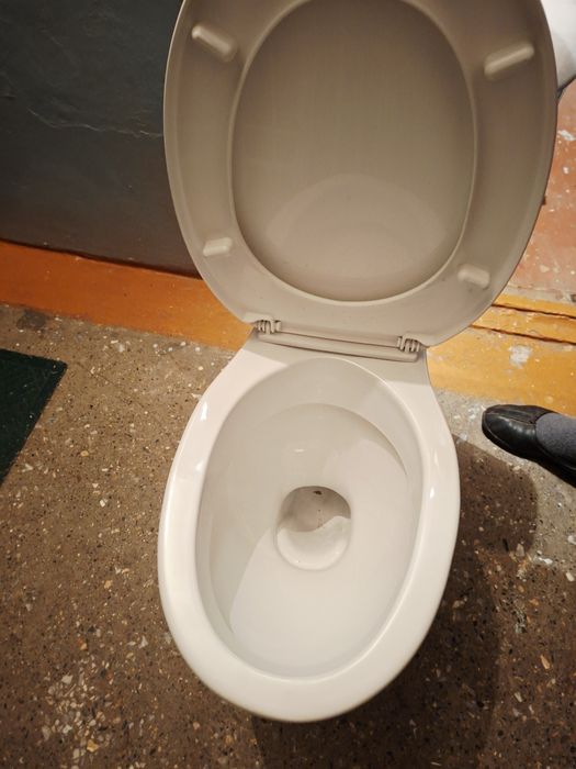 Продам унитаз б/у