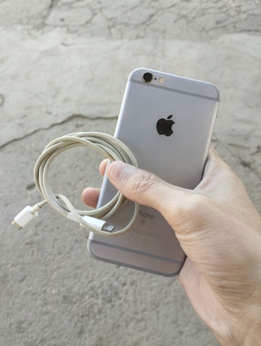 Продам Айфон 6s 32Gb