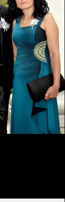 Официална рокля.