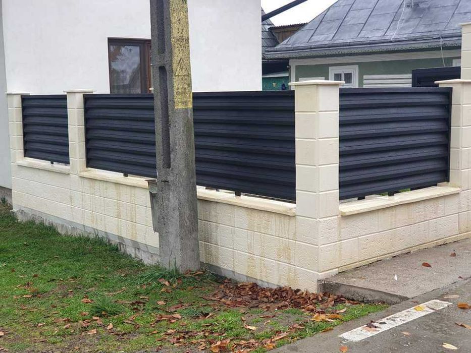 Garduri si porti din panouri stil jaluzele si alte modele disponibile
