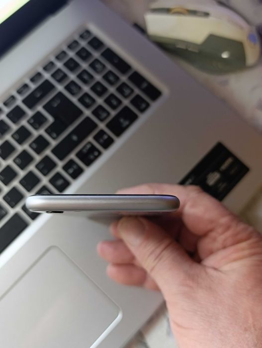 Продавам Iphone 6S