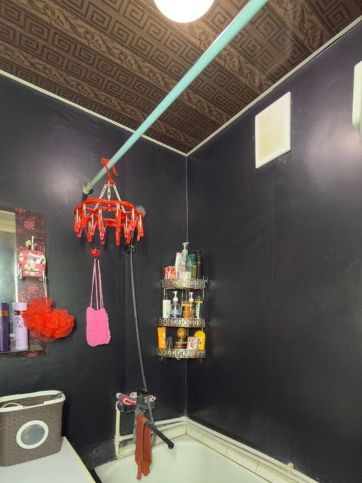 Продаётся 3х комнатная квартира переделана на 4х