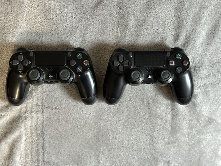 Ps 4 slim с два контролера