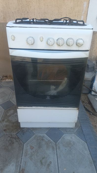 Газ плита индезит продам