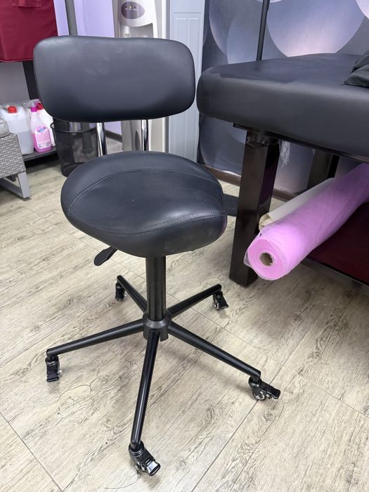 Стул мастера, кушетка, стол массажный