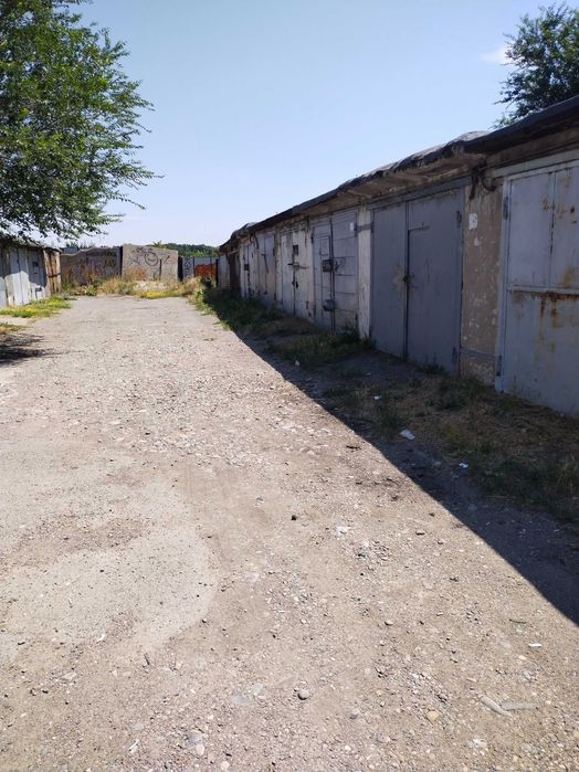 Продам гараж район Юбилека