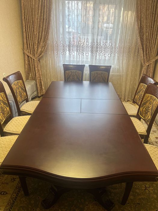 Продается бордовый стол Чистое дерево