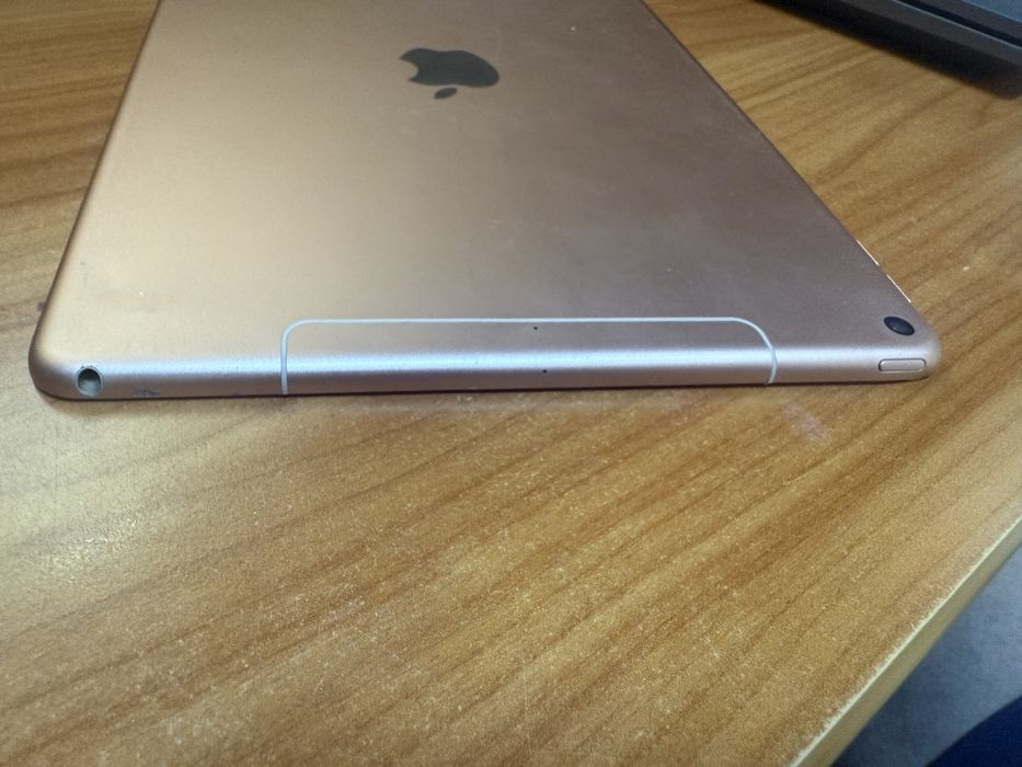 Ipad ai generatia a-3 a cu sim