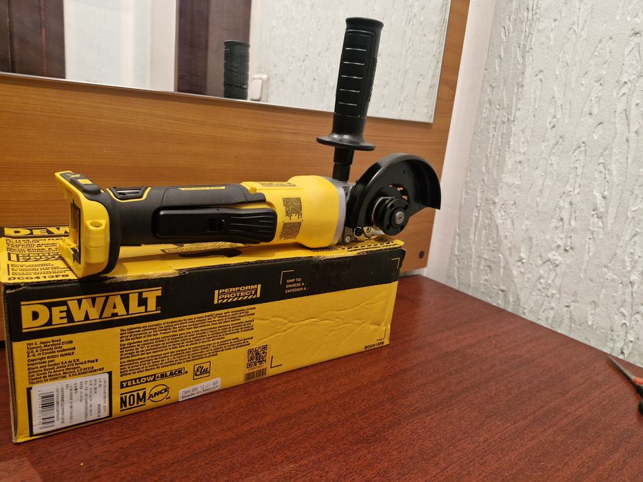 Акумуляторный Болгарка Dewalt dcg 413 FB