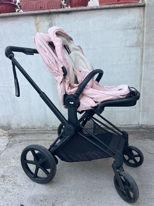 Бебешка количка Cybex E-Priam platinum.