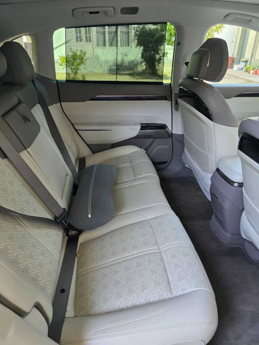 Zeekr 7X 2024 2мотор 704км Пневмоводвеска, супертормоз, Пробег 4300км.