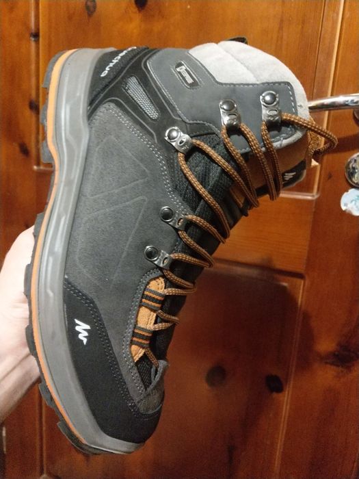 Резервирани.Quechua Waterproof 43нм. 27,6см.