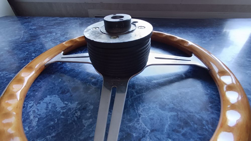 Продам деревянный руль