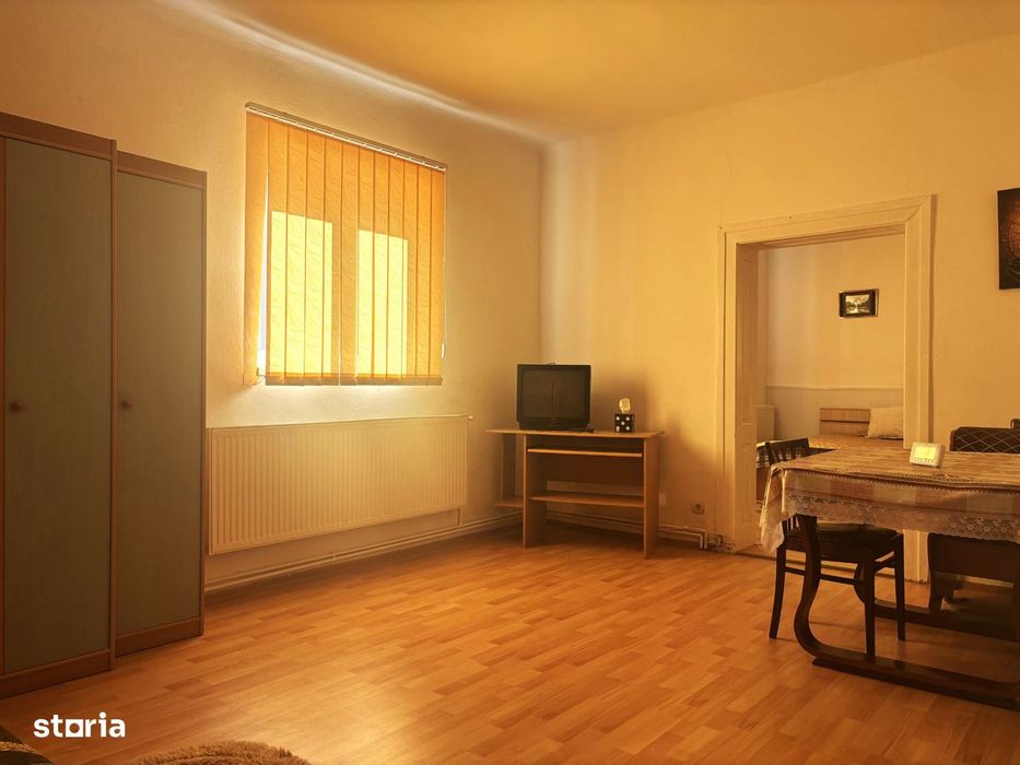 Apartament la casă, 2 camere, zona Lupeni