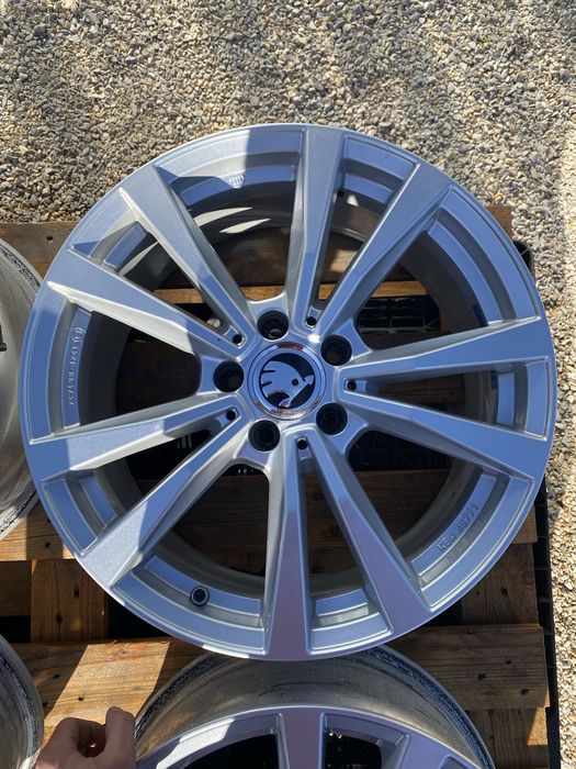 18 цола 5 х 112 мм Ауди , Audi A 6 Фолксвагвн Пасат , VW , Шкода