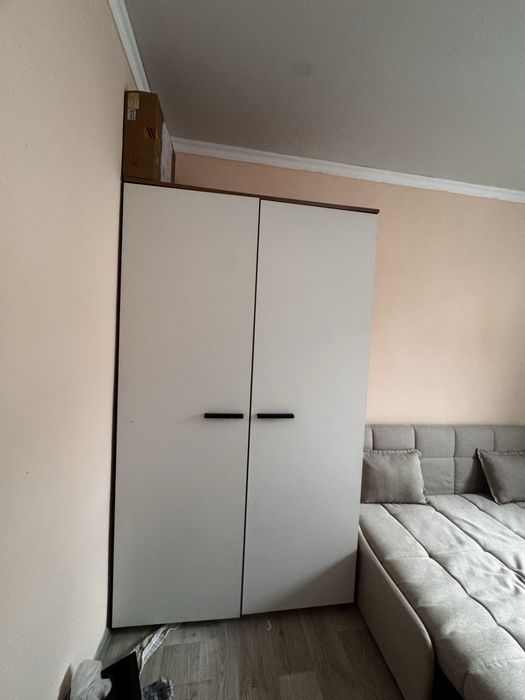 Продам шкаф белый