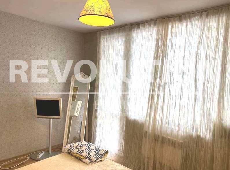 Просторен двустаен апартамент в жк. Бриз