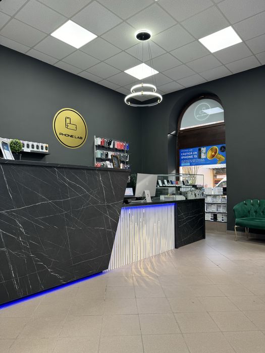 iPhone 15 Pro Max - 256 Gb - Alb si Negru - Garantie 6 Luni!