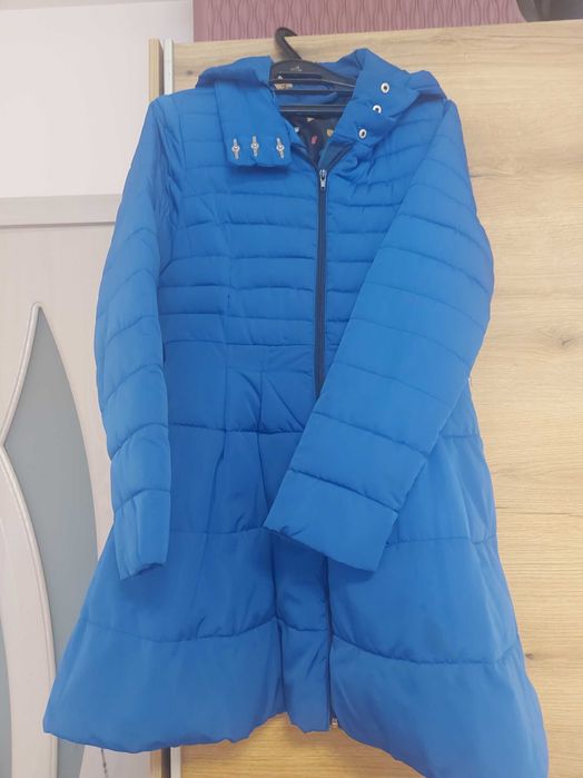 Синьо дълго яке     .