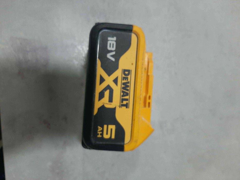 Акумулаторен безчетков ъглошлайф Dewalt DCG405 + батерия 5.0Ah