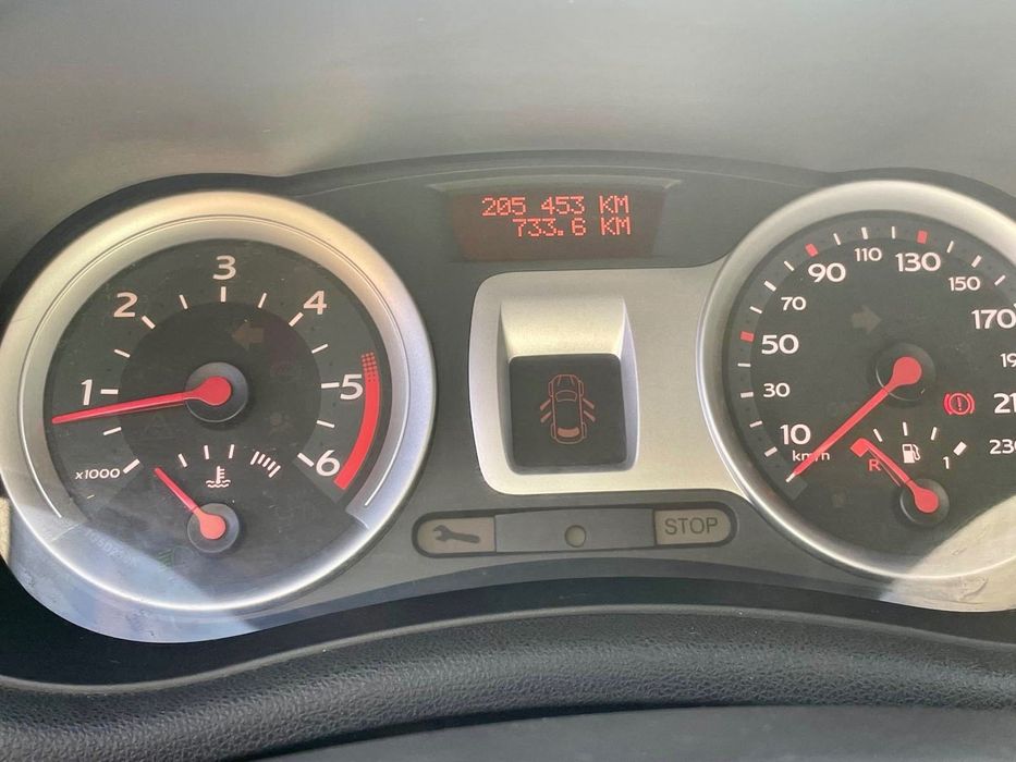 Renault Clio 1.5 DCI cu 2 seturi de genți și cauciucuri, iarnă și vara