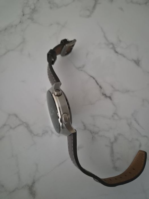 Продавам Huawei GT4 pro