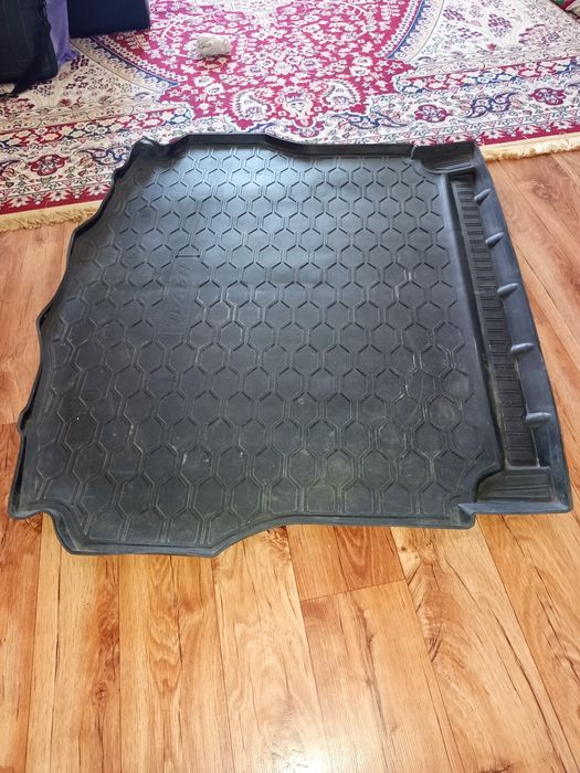 Полик в багажник Хавал М6