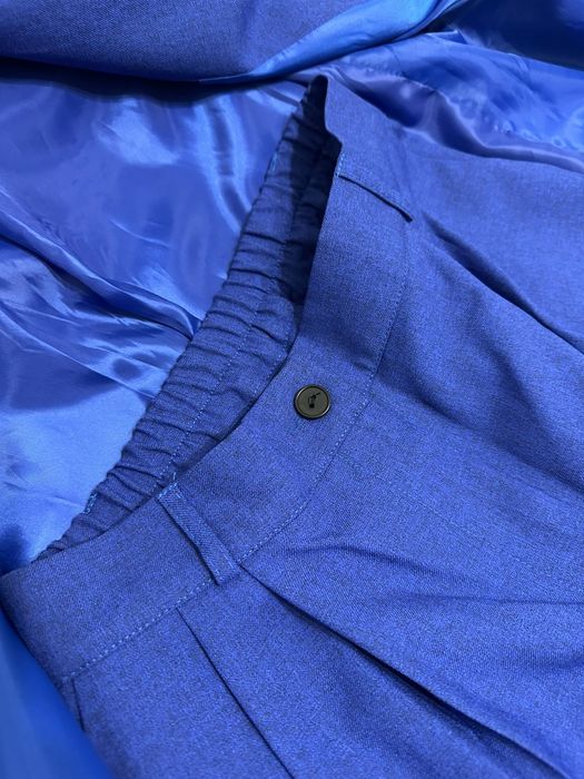 Продам костюм женский новый