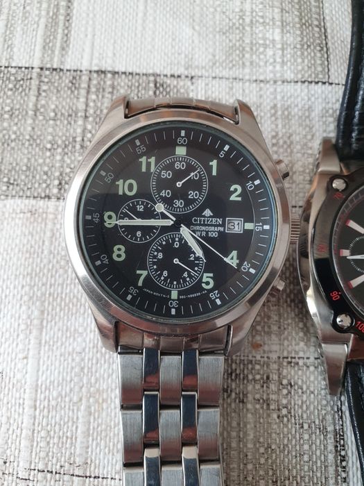 Продавам часовници работят перфектно състояние като нови