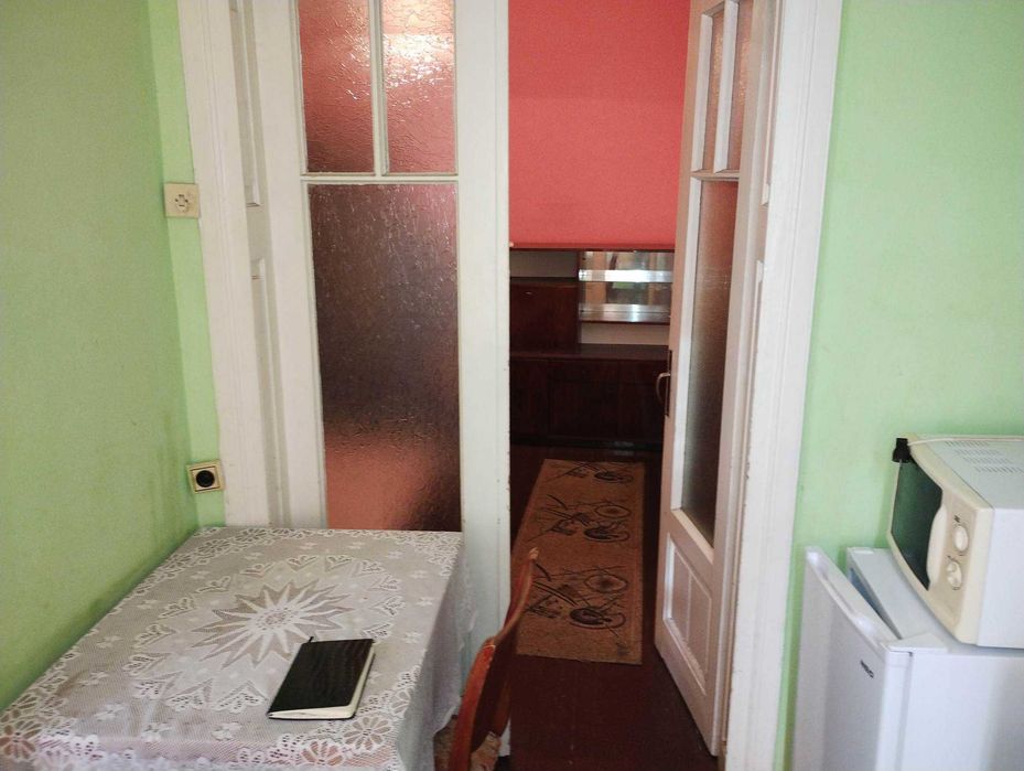 Дава се под наем Едностаен апартамент в Бургас, Център - 35 кв.м за 125 € - Снимка #2