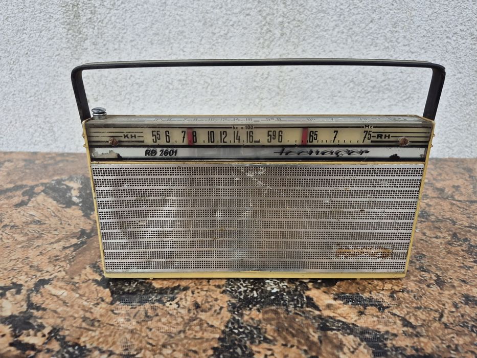 Radio portabil marca Philips model Nicolette 22 RL 208,made in Germany