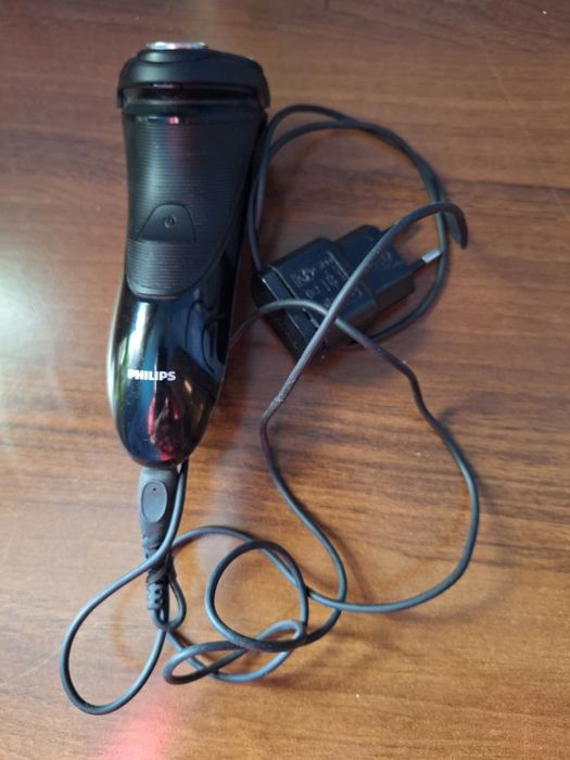 Электробритва PHILIPS