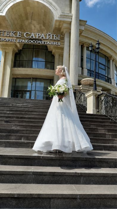 Свадебное платье