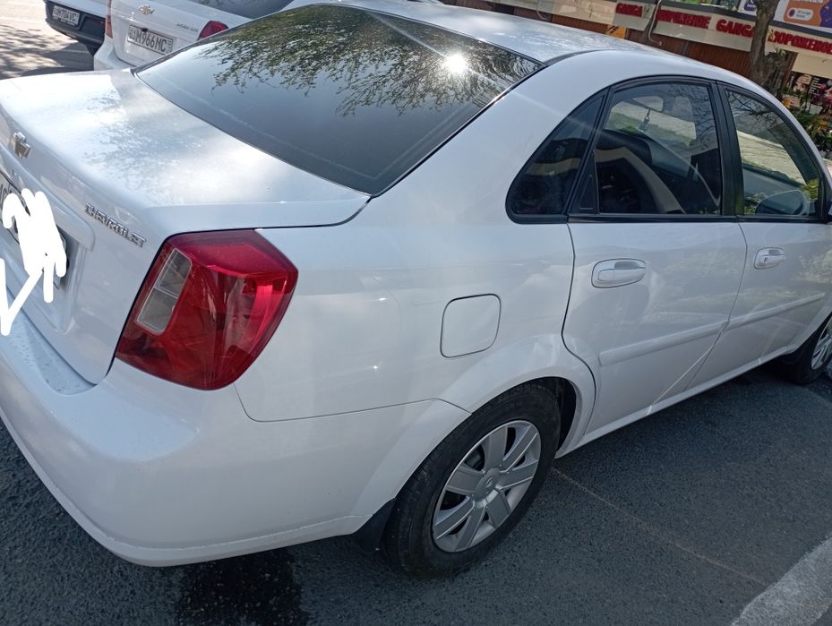 Lasetti 1,8 ikkinchi pozitsiya