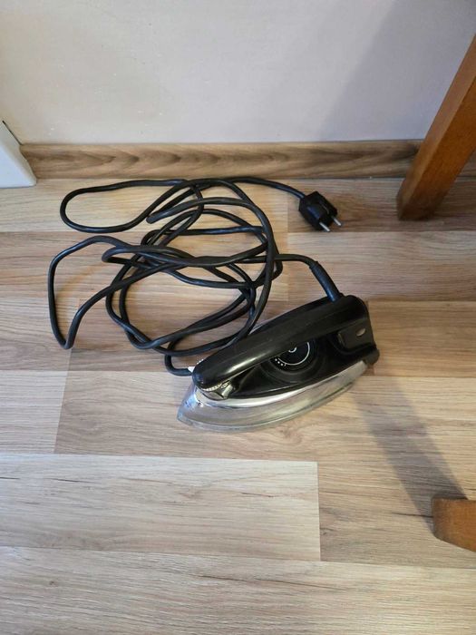 Продавам Парна ютия