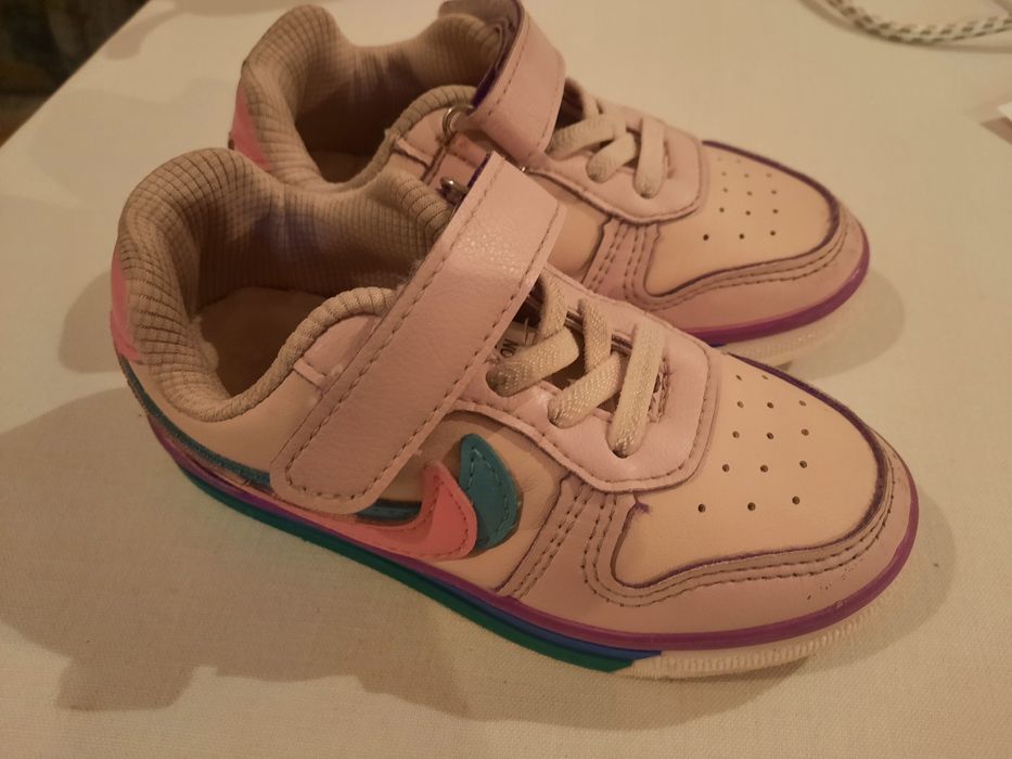 Кроссовки в хорошем состоянии