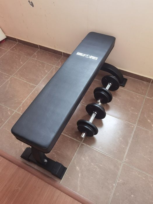 Продавам лежанка с два дъмбела по 10кг