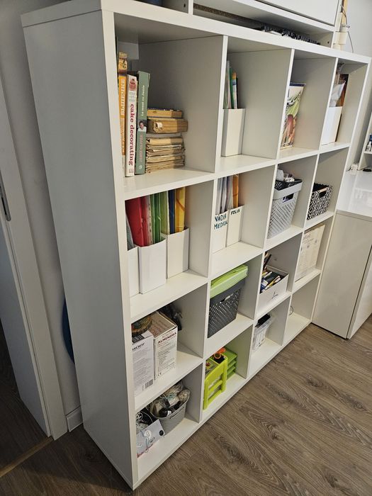 Vând dulap etajeră