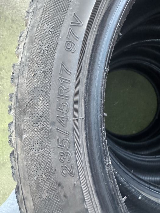 Зимни гуми LASSA 235/45/17